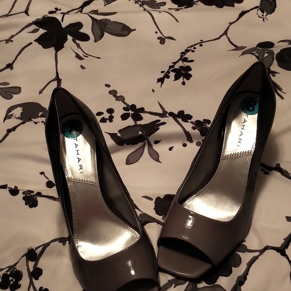 New Tahari Grey Ombre open toed heels - SIZE 8 - Picture 5 of 6